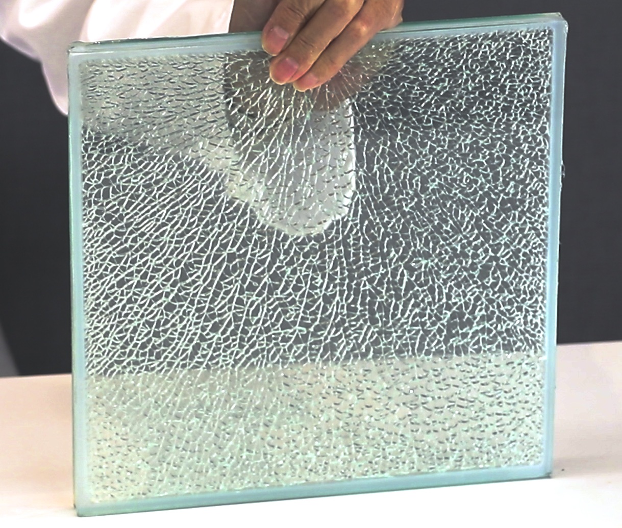 موارد استفاده از شیشه لمینت
